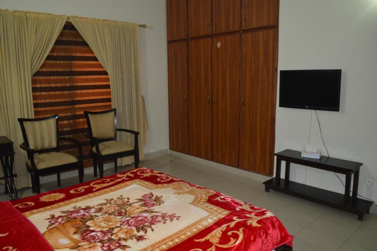 Royal Manor F-10 Bed and Breakfast Islamabad Buitenkant foto