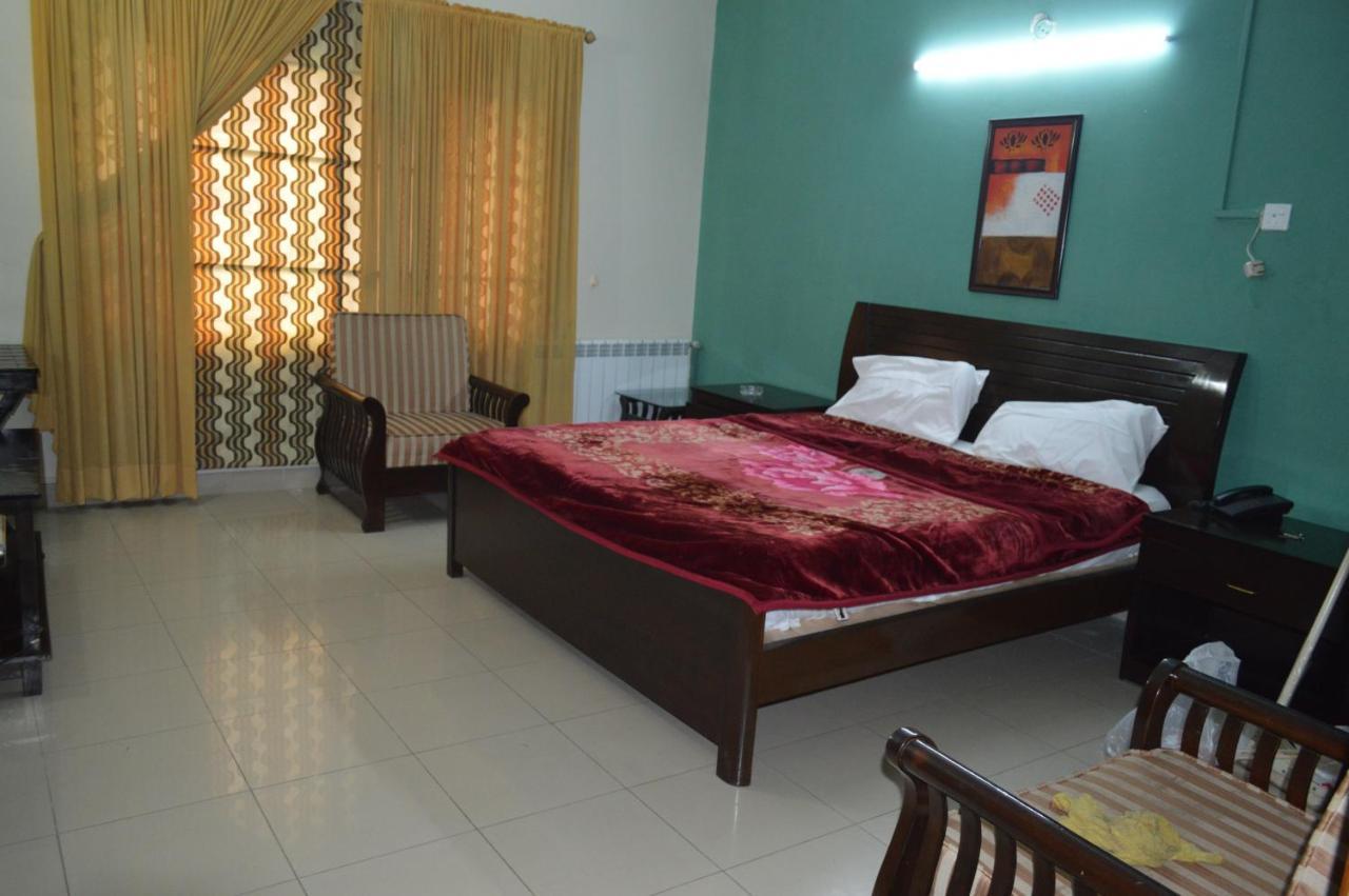 Royal Manor F-10 Bed and Breakfast Islamabad Buitenkant foto