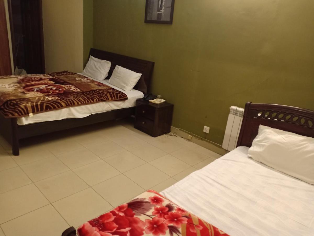 Royal Manor F-10 Bed and Breakfast Islamabad Buitenkant foto