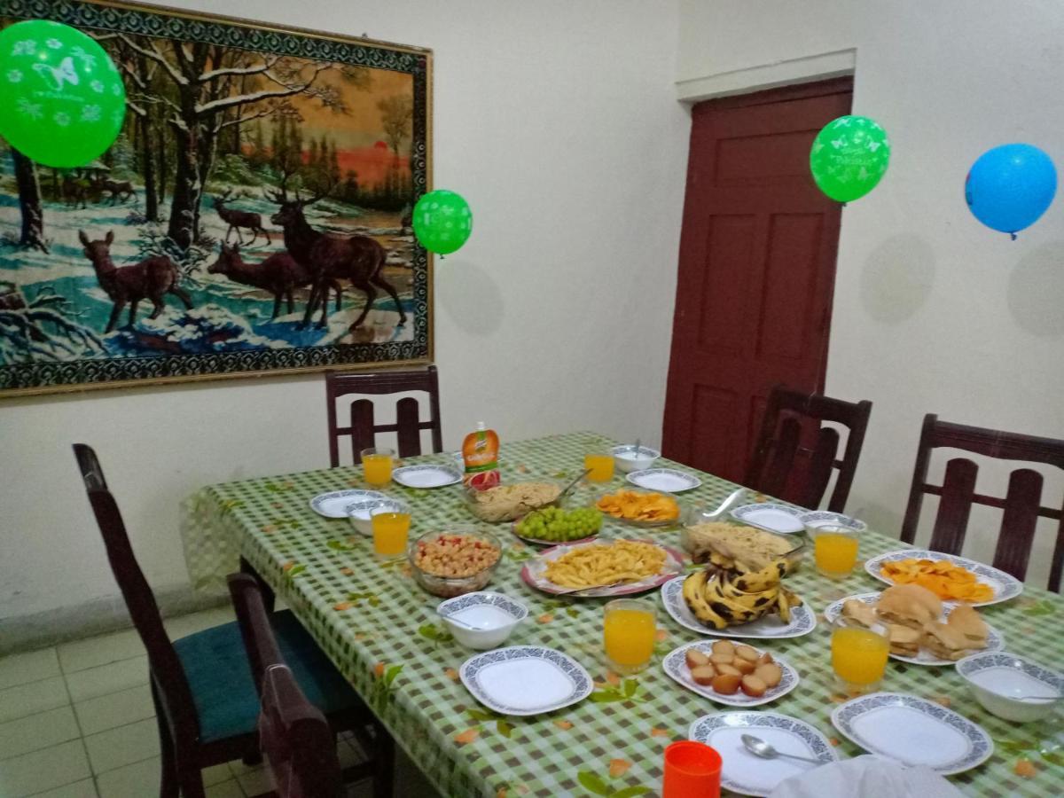 Royal Manor F-10 Bed and Breakfast Islamabad Buitenkant foto
