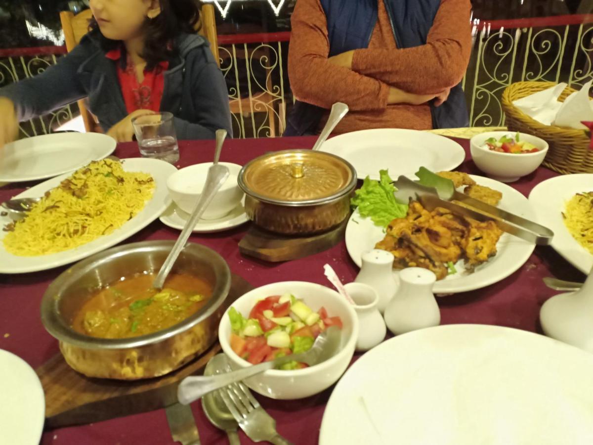Royal Manor F-10 Bed and Breakfast Islamabad Buitenkant foto